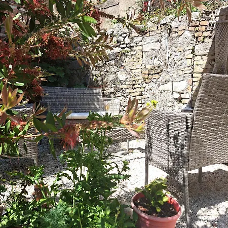 דירה Luxury Family House With Backyard Mantouki